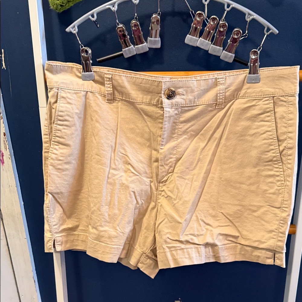 Old Navy Everyday High Rise Tan Shorts